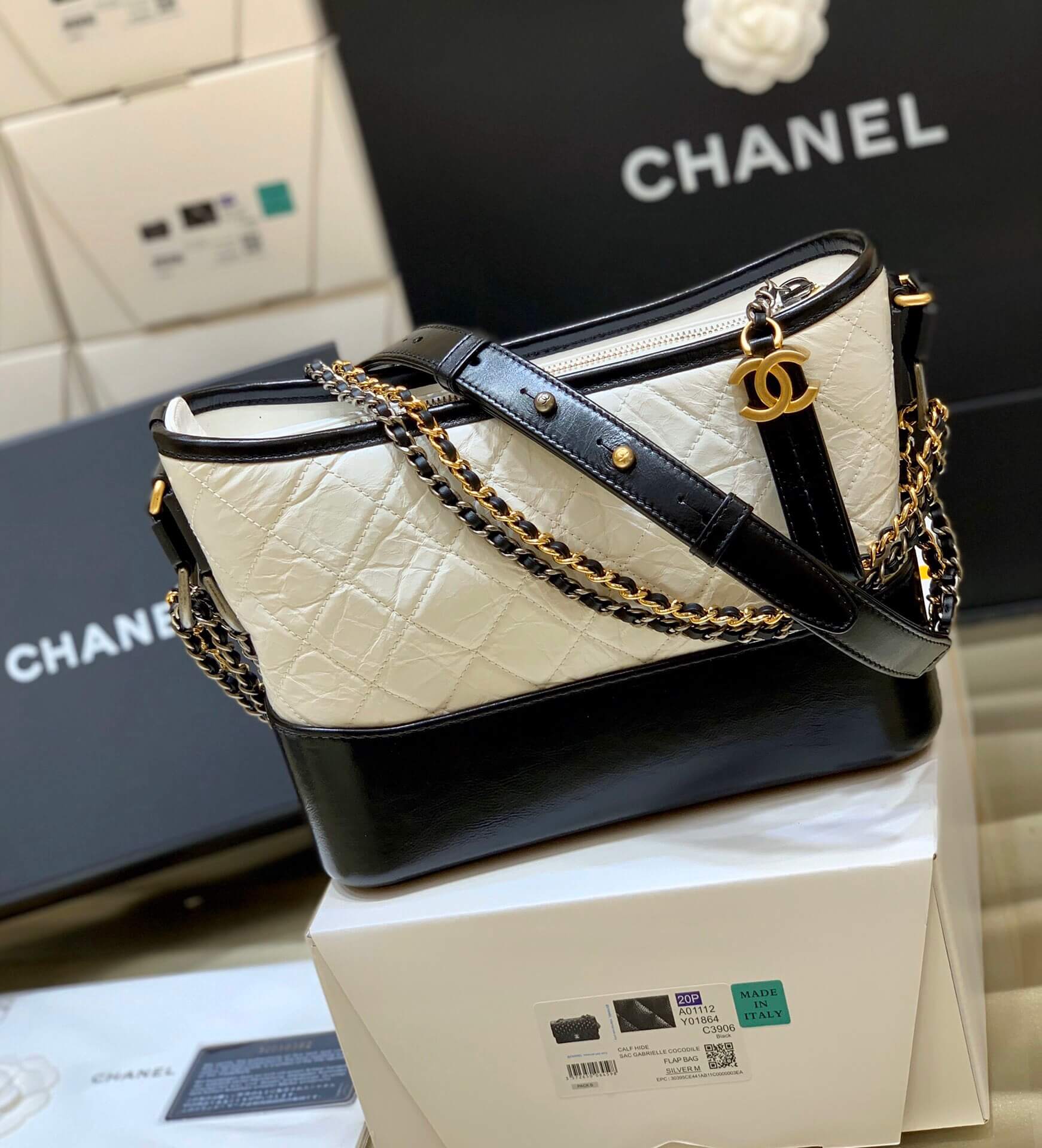 Chanel香奈儿 Gabrielle hobo bag中号流浪包 AS1521