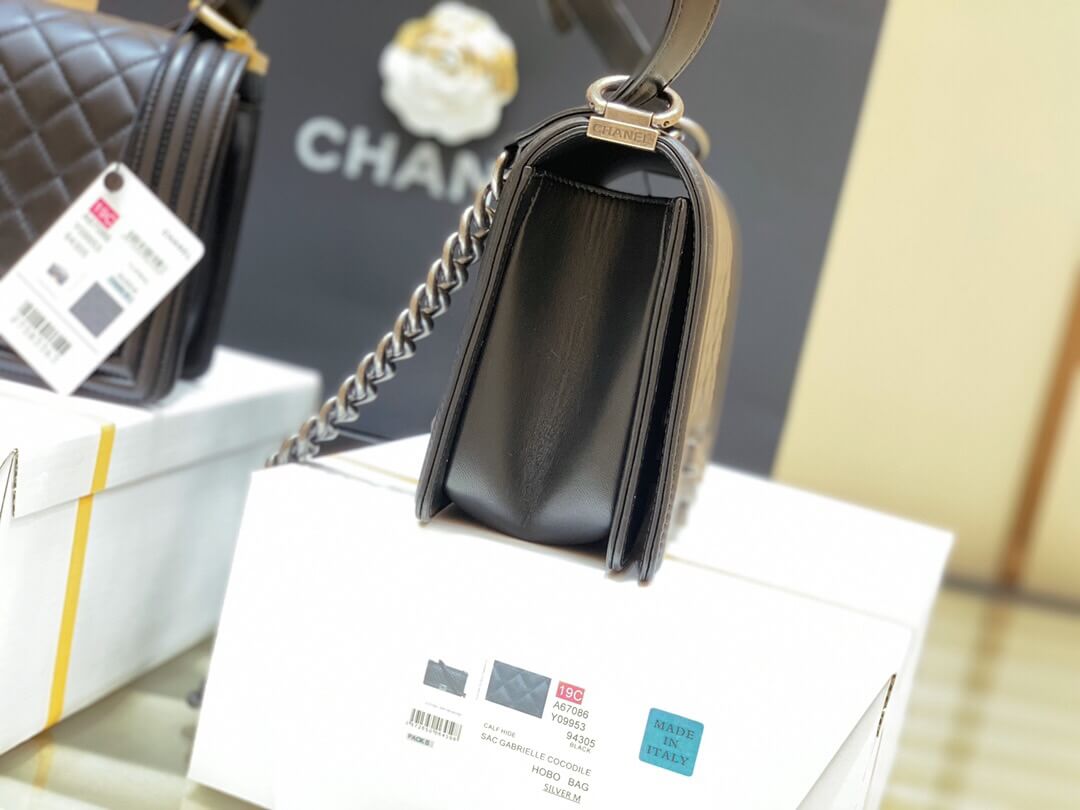 Chanel Leboy 25 A67086黑色羊皮银扣