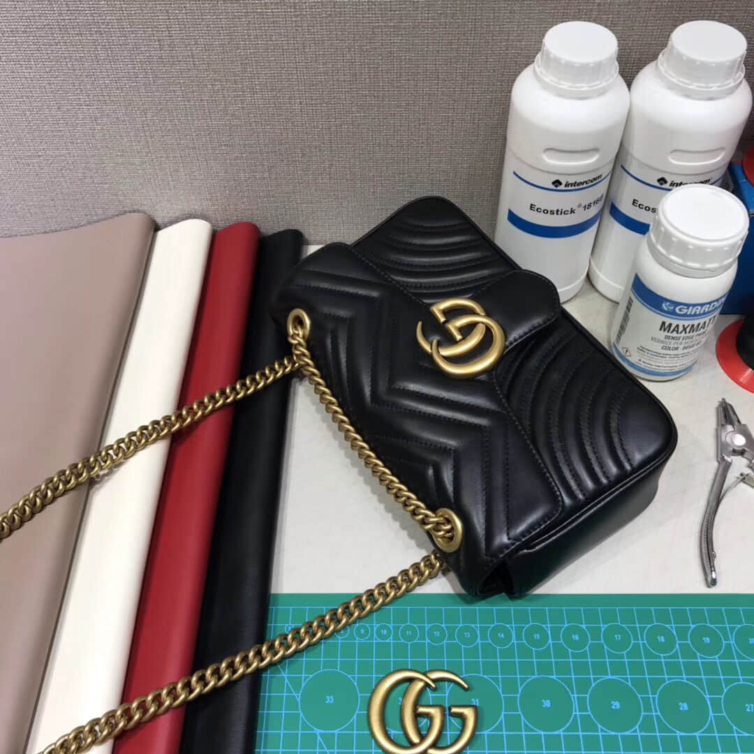 Gucci/古驰 443497 波浪纹绗缝皮革中号单肩斜挎包