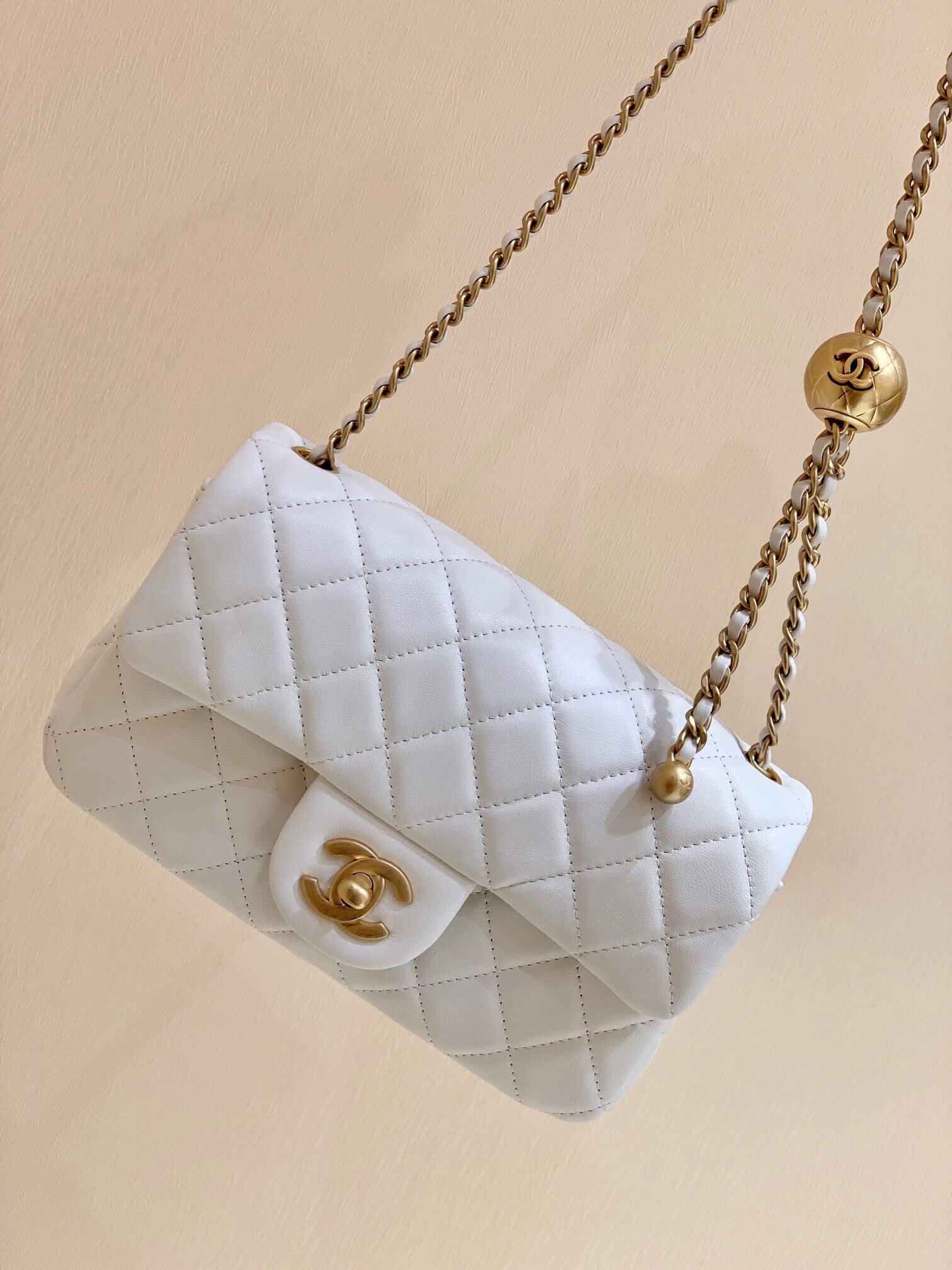 Chanel Flap Bag 新款金属球包金珠CF大Mini AS1787白色