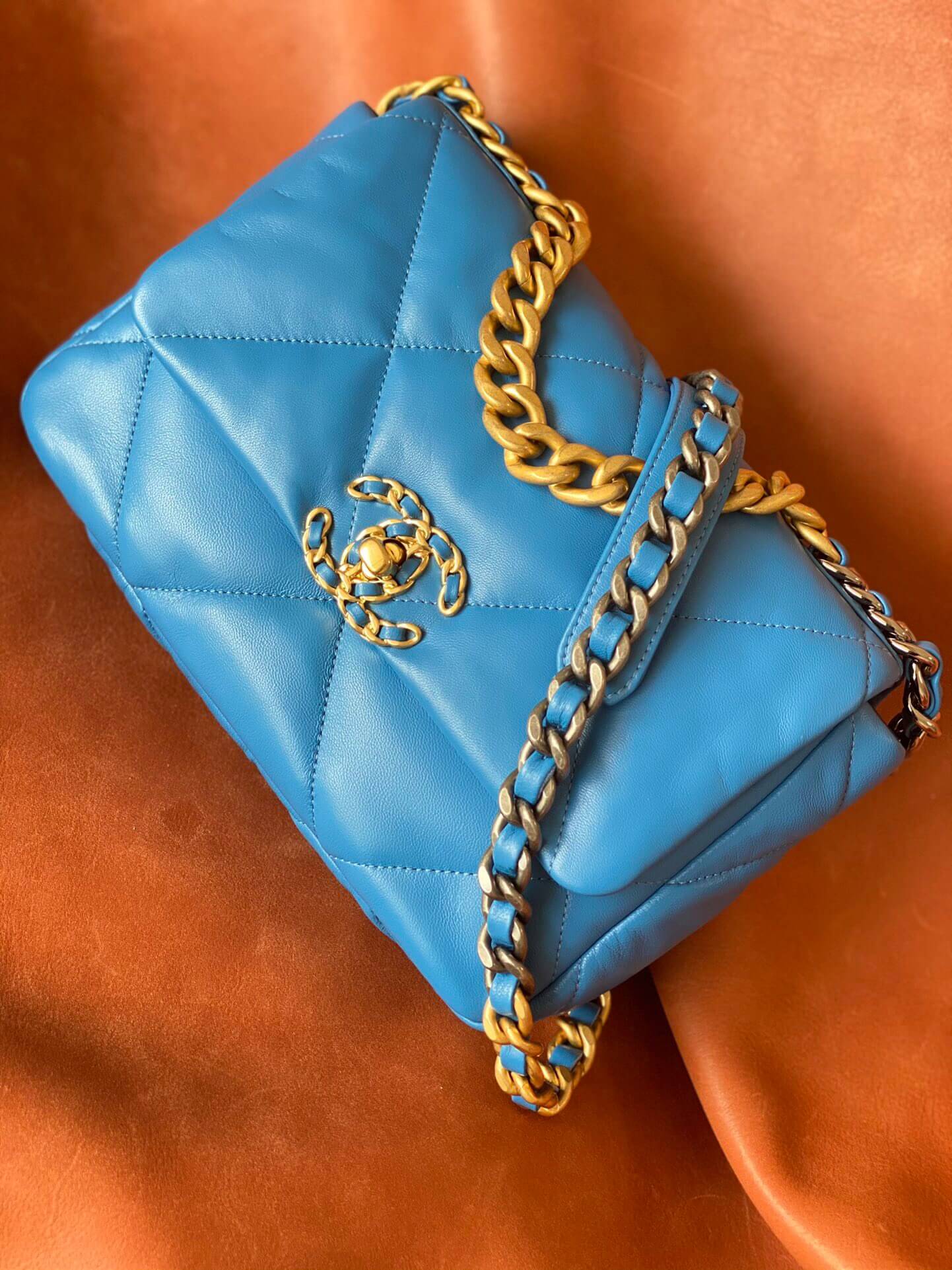 Chanel香奈儿 19 Flap Bag AS1160小号26CM蓝色