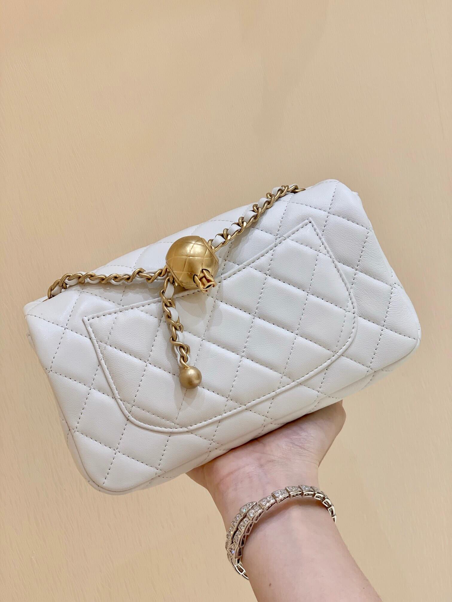 Chanel Flap Bag 新款金属球包金珠CF大Mini AS1787白色