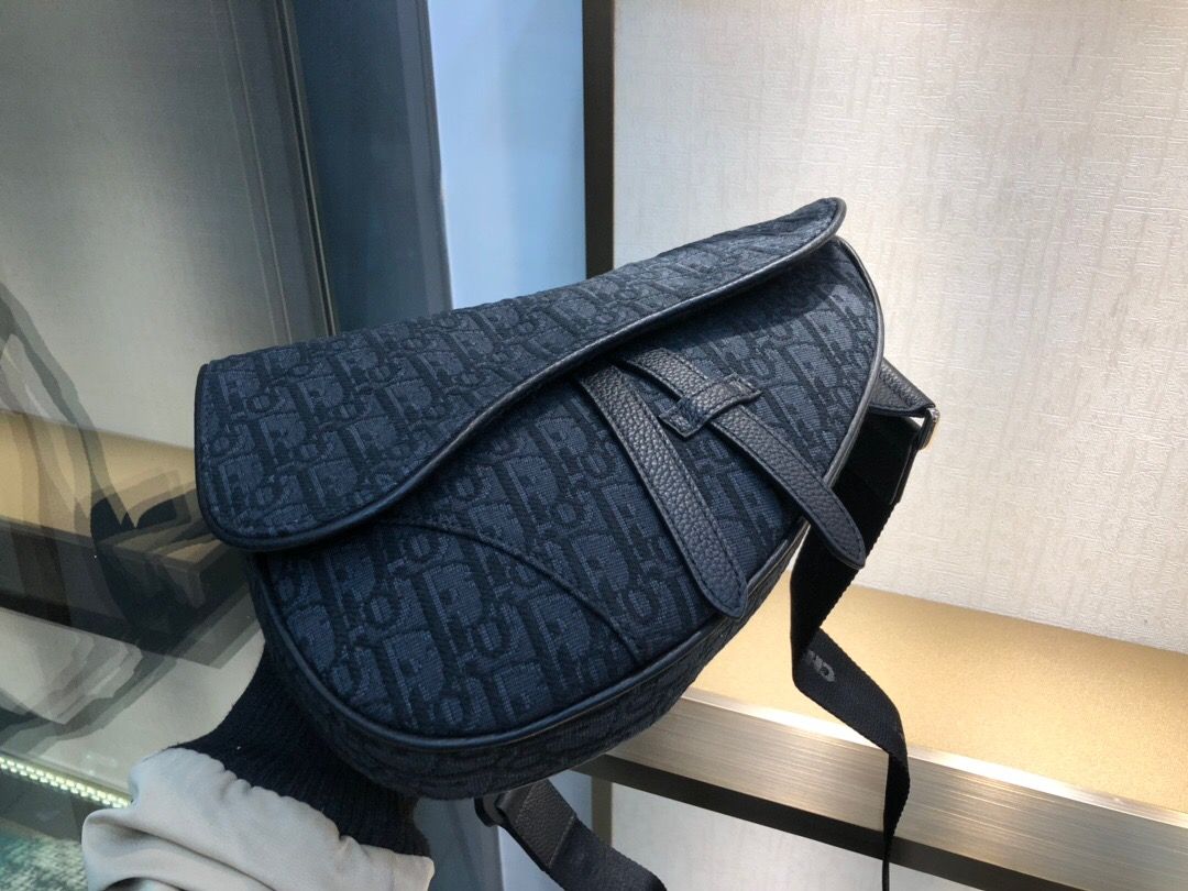 Dior/迪奥 SADDLE DIOR OBLIQUE黑色马鞍包 1ADPO093YKY_H0