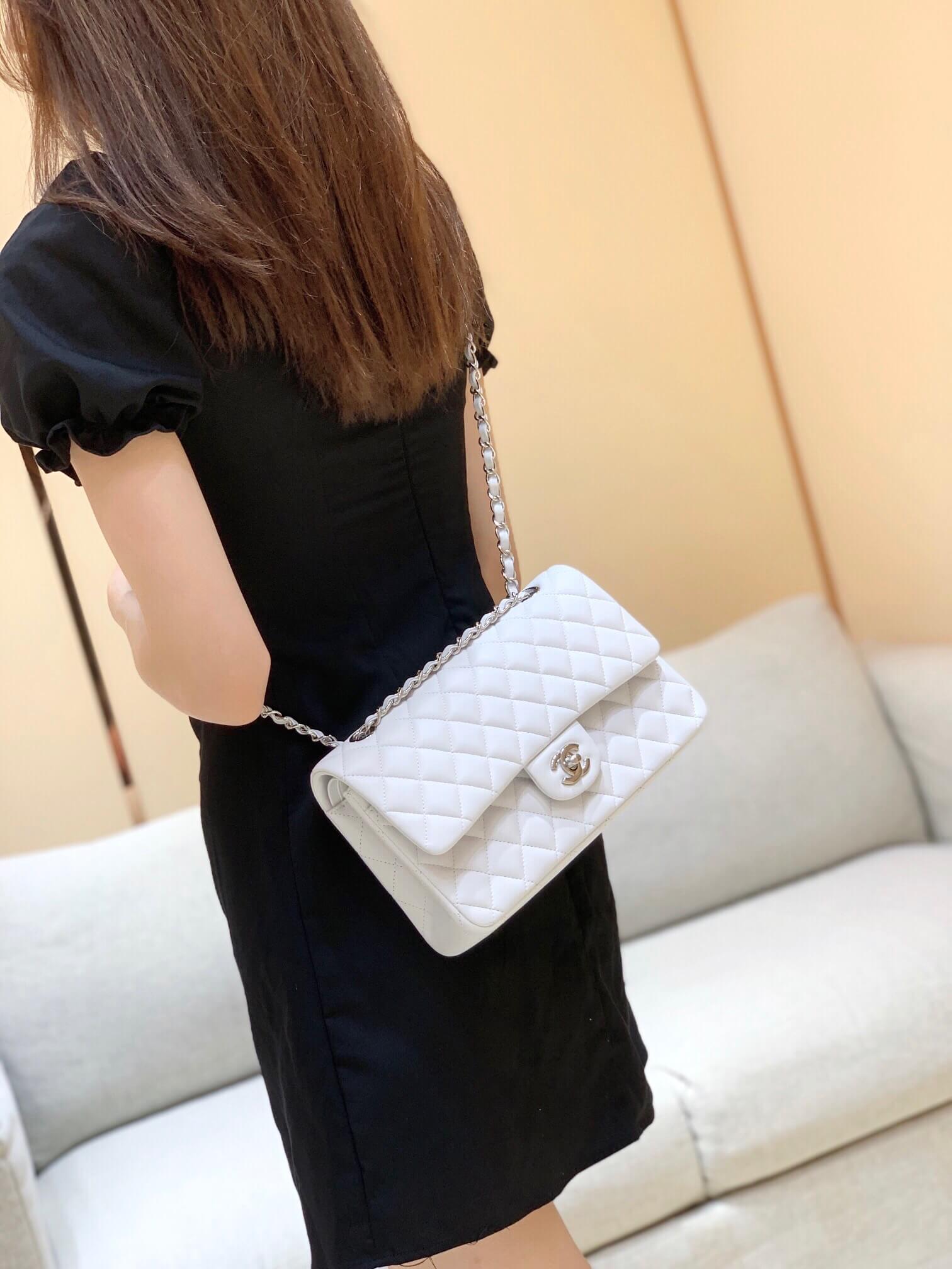 Chanel香奈儿 CF25 Classic flap bag A01112白色羊皮银扣