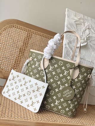 LV M46102 NEVERFULL 中号手袋