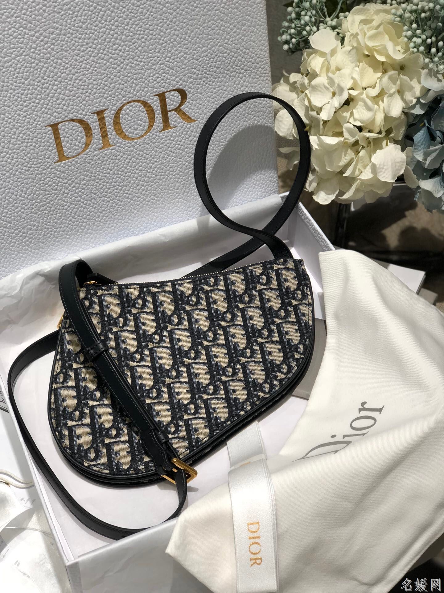 Dior/迪奥 S5642 Saddle蓝色Oblique缇花帆布三层风琴包