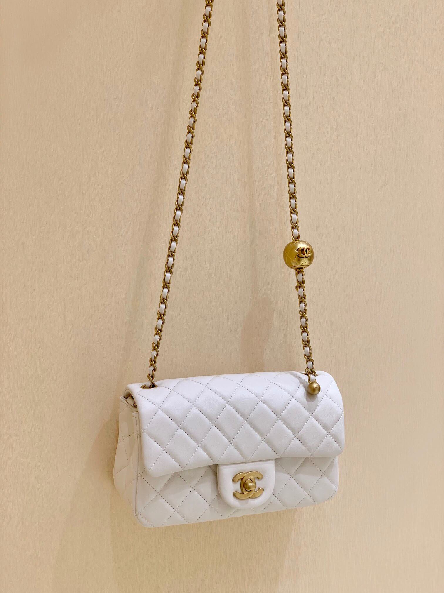 Chanel Flap Bag 新款金属球包金珠CF大Mini AS1787白色