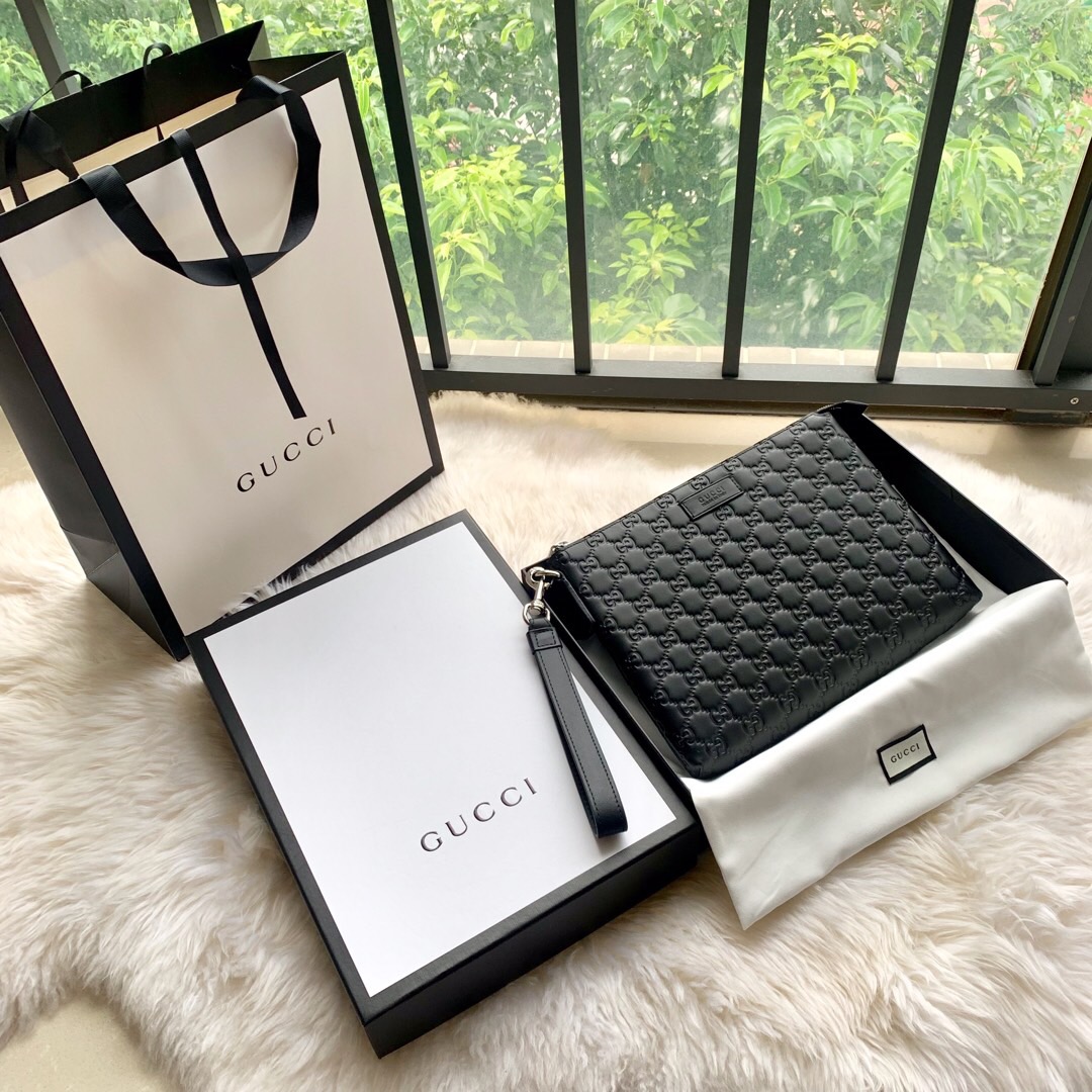 Gucci 473881 DMT1N 1000 Signature柔软皮革手拿包