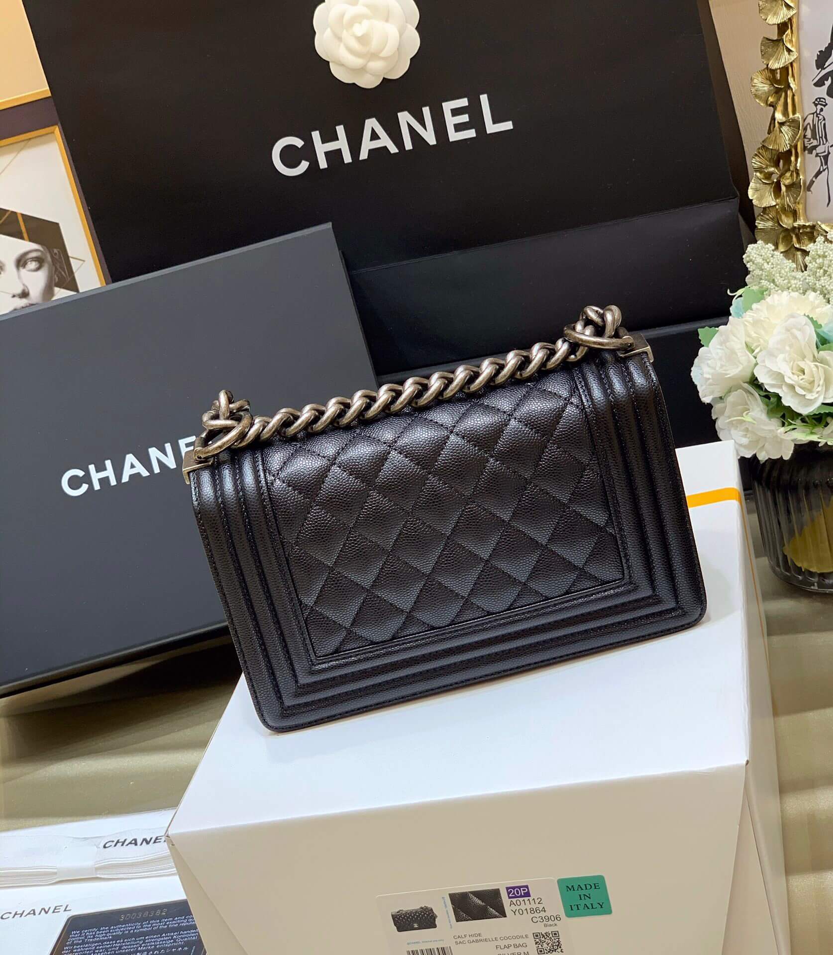 Chanel Leboy 20CM A67085黑色牛皮银扣