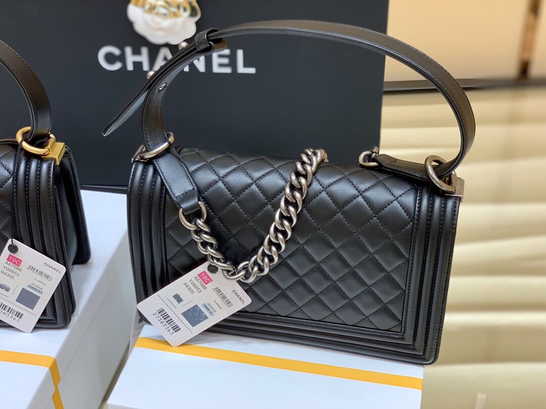 Chanel Leboy 25 A67086黑色羊皮银扣