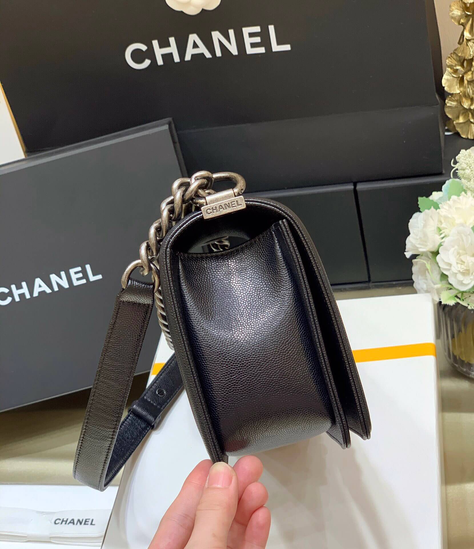 Chanel Leboy 25 A67086银扣鱼子酱牛皮