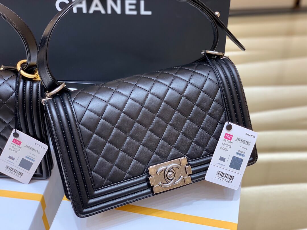 Chanel Leboy 25 A67086黑色羊皮银扣