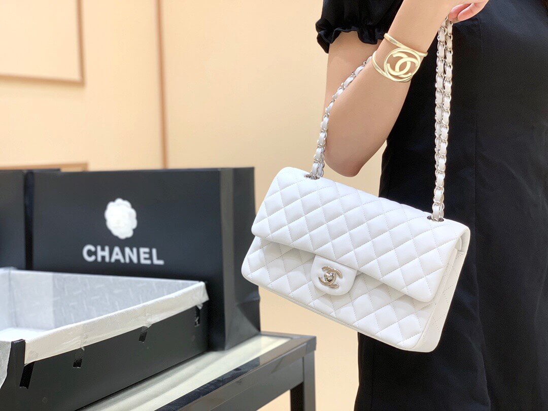 Chanel香奈儿 CF25 Classic flap bag A01112白色羊皮银扣