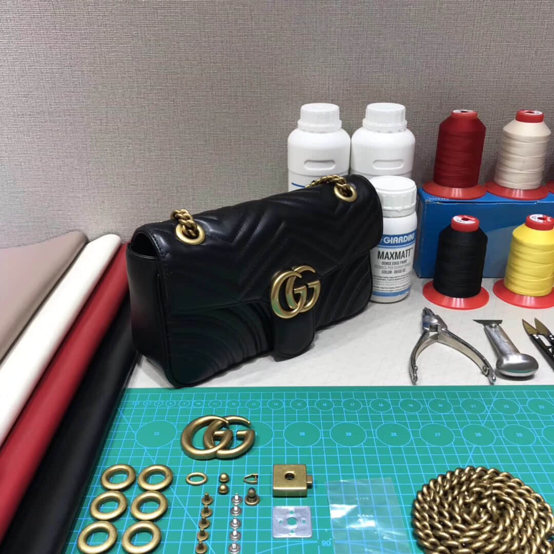 Gucci/古驰 443497 波浪纹绗缝皮革中号单肩斜挎包