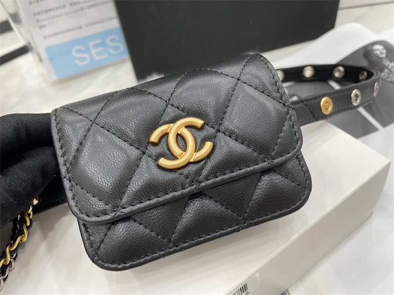 Chanel AP2549 B07242 94305 腰包