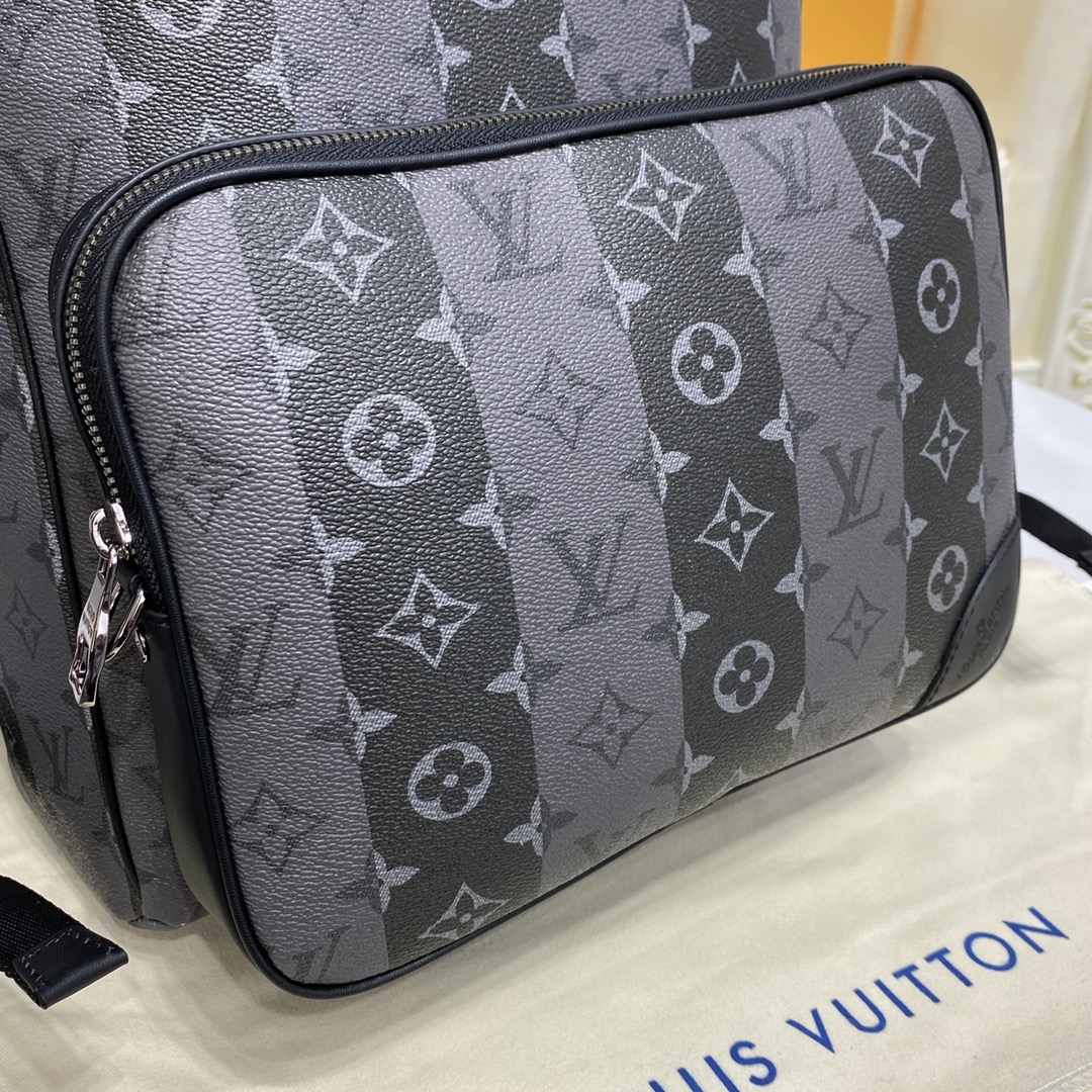 LV M45962 Nigo UTILITARY 双肩包