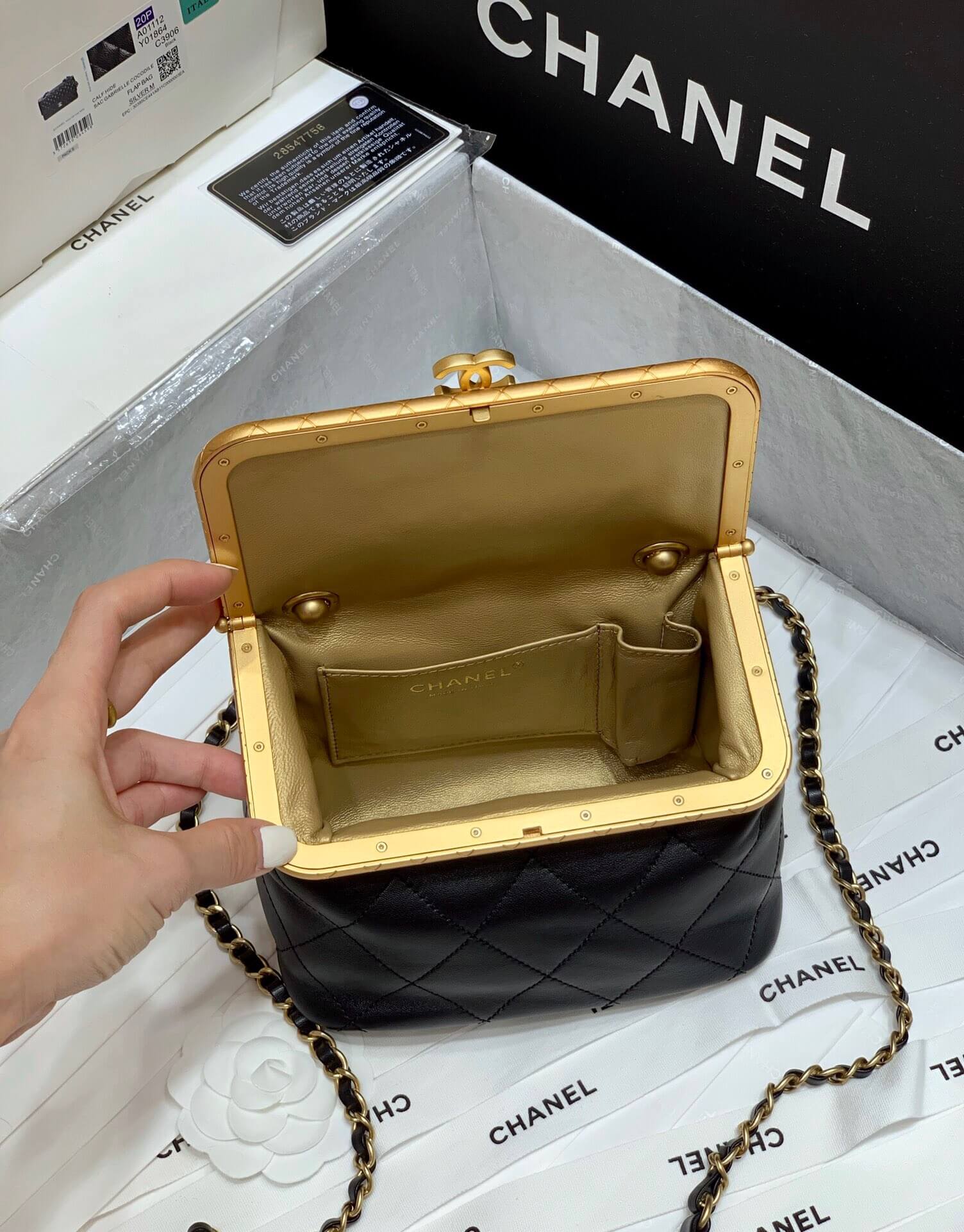 CHANEL 2020早秋高级手工坊系列Kiss Lock Bag AS1886