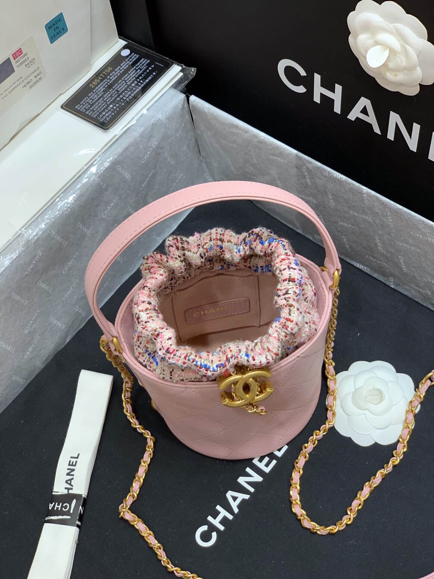 Chanel AS1478 B02443 N6132 2020春夏最新水桶抽绳包