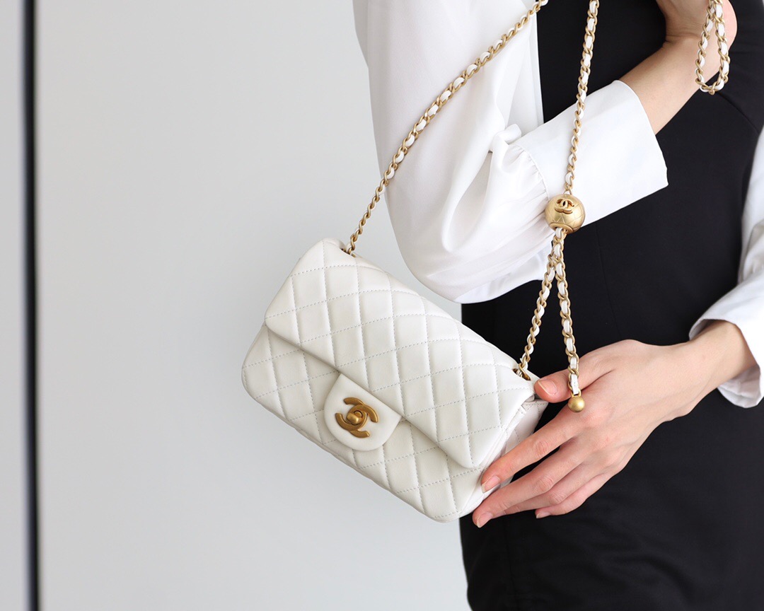 Chanel Flap Bag CF羊皮大Mini金球包 AS1787白色