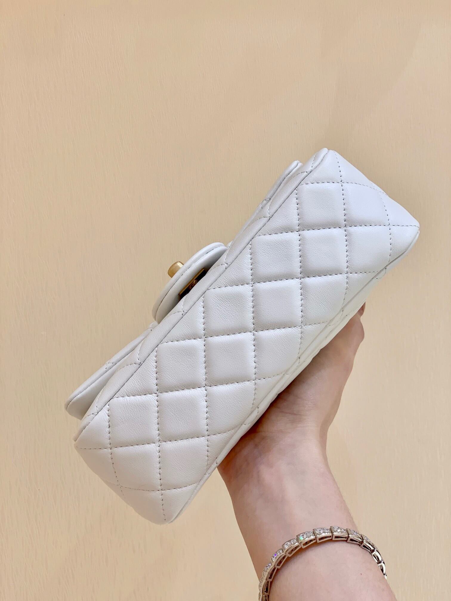 Chanel Flap Bag 新款金属球包金珠CF大Mini AS1787白色