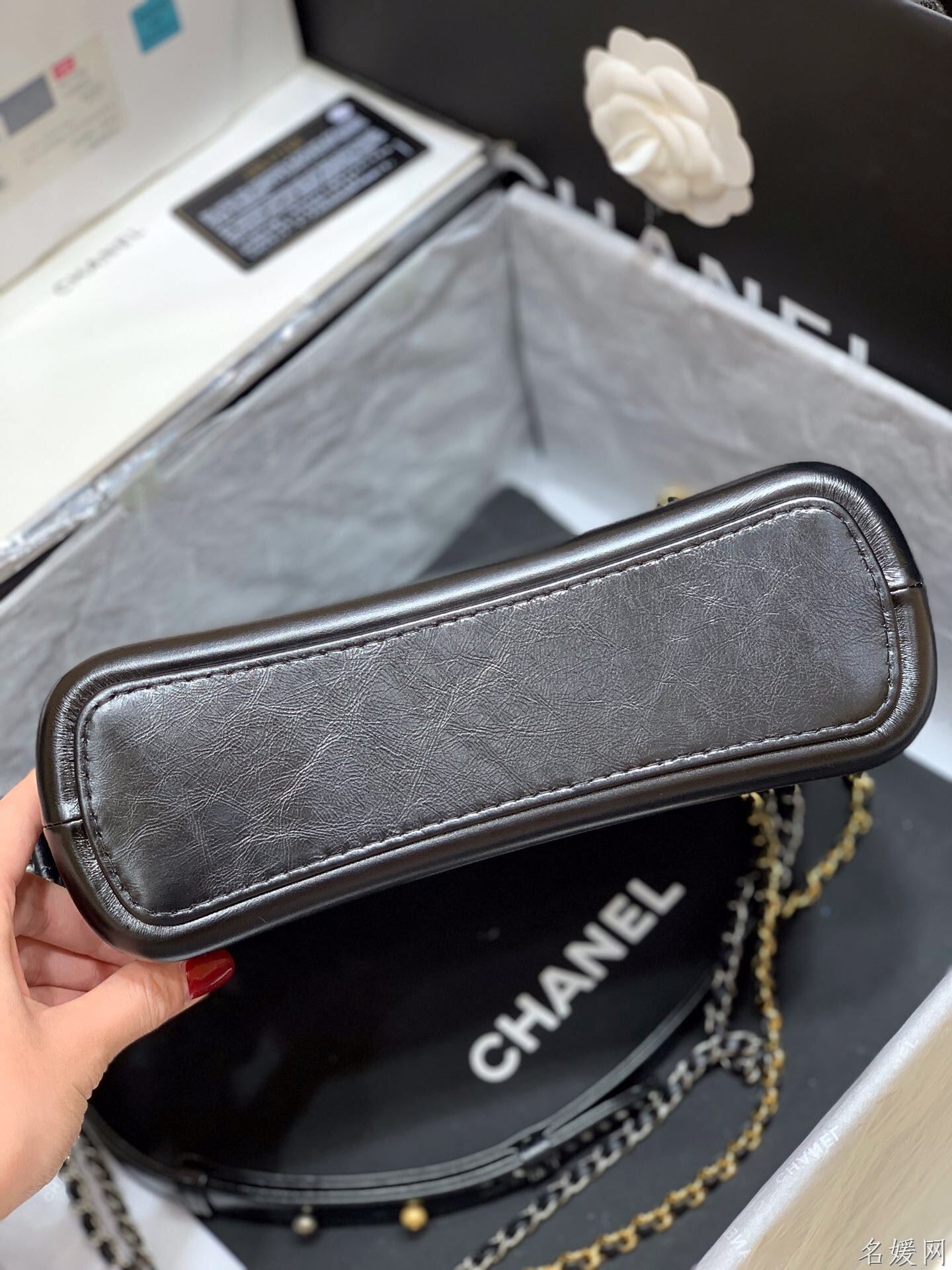 Chanel/香奈儿 AS1582 2020镂空字母中号流浪包