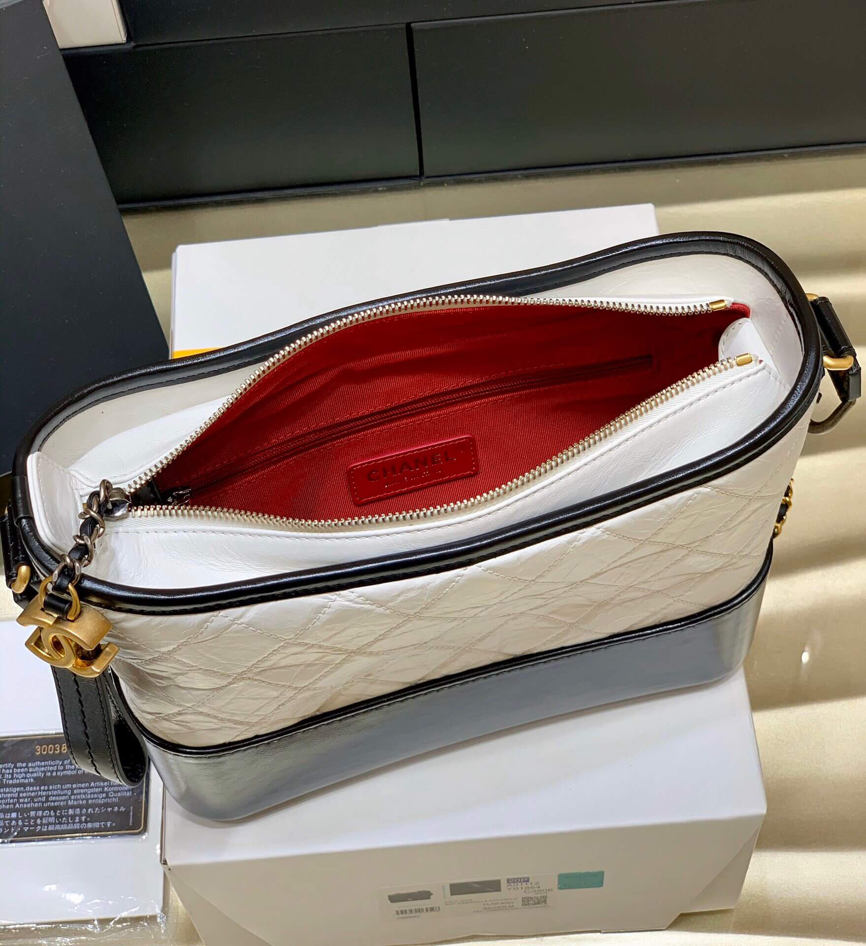 Chanel香奈儿 Gabrielle hobo bag中号流浪包 AS1521