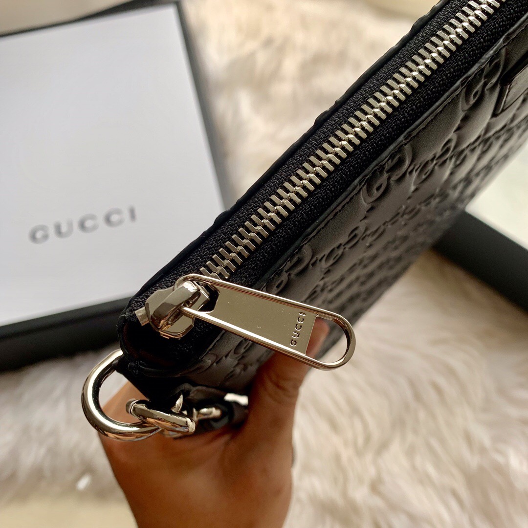 Gucci 473881 DMT1N 1000 Signature柔软皮革手拿包