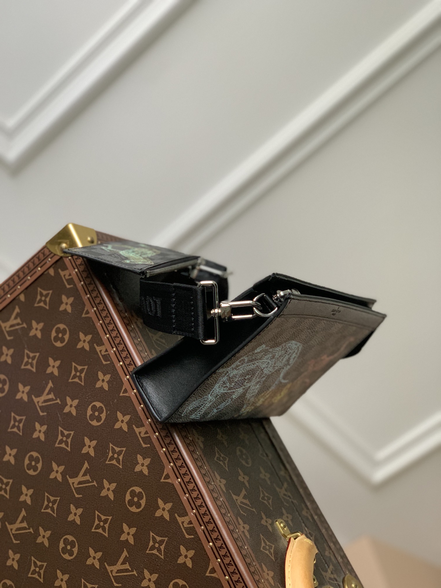 LV N64608 GASTON WEARABLE WALLET 手袋