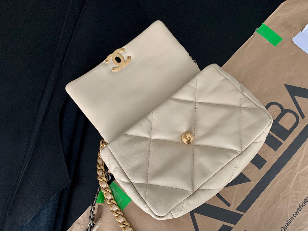 Chanel香奈儿 19 Flap Bag AS1160小号26CM杏色