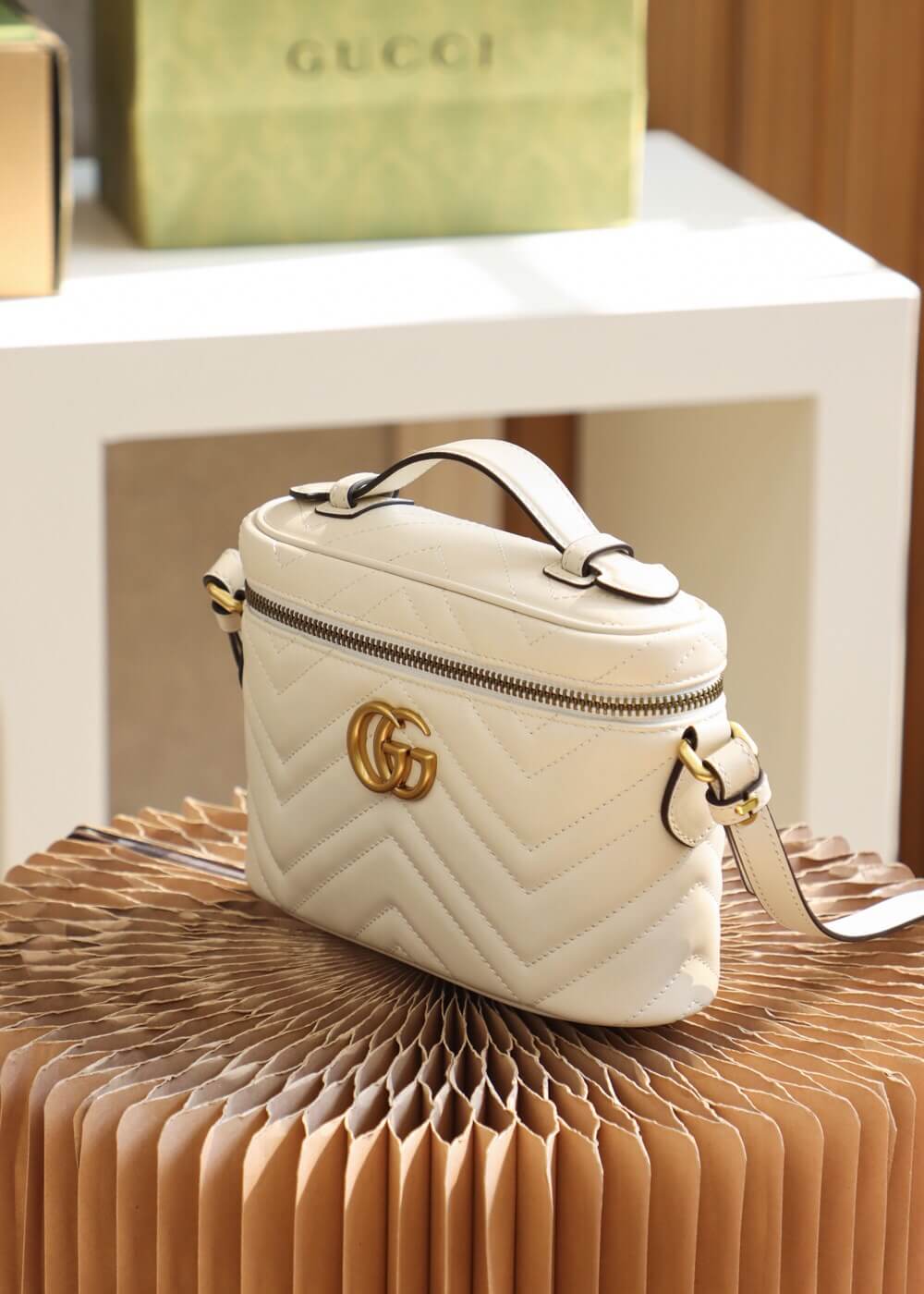 GUCCI 672253 GG Marmont mini bag 化妆包 白色