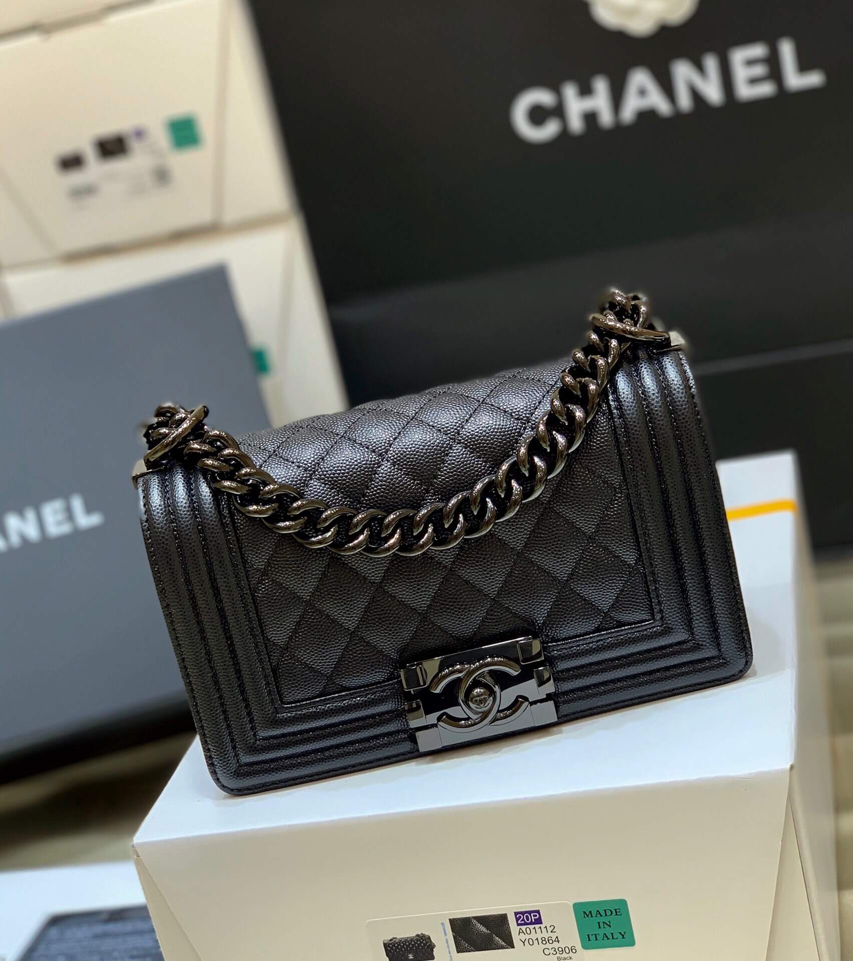 Chanel Leboy 20CM A67085黑色牛皮黑扣