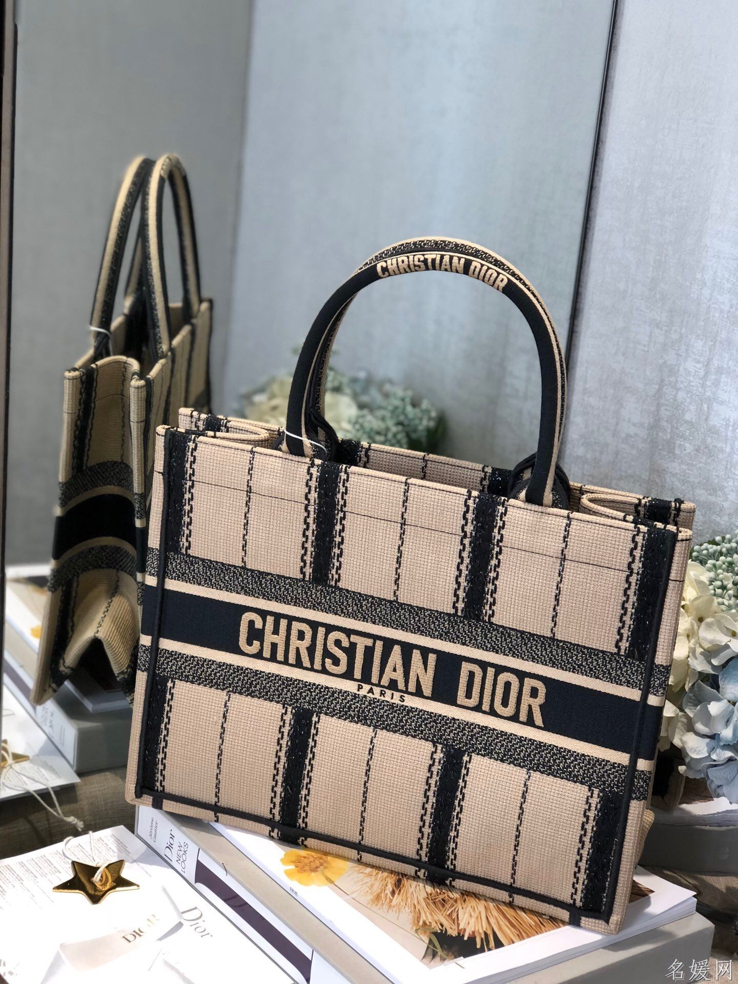 DIOR BOOK TOTE M1296ZRLD 小号黑色米色刺绣