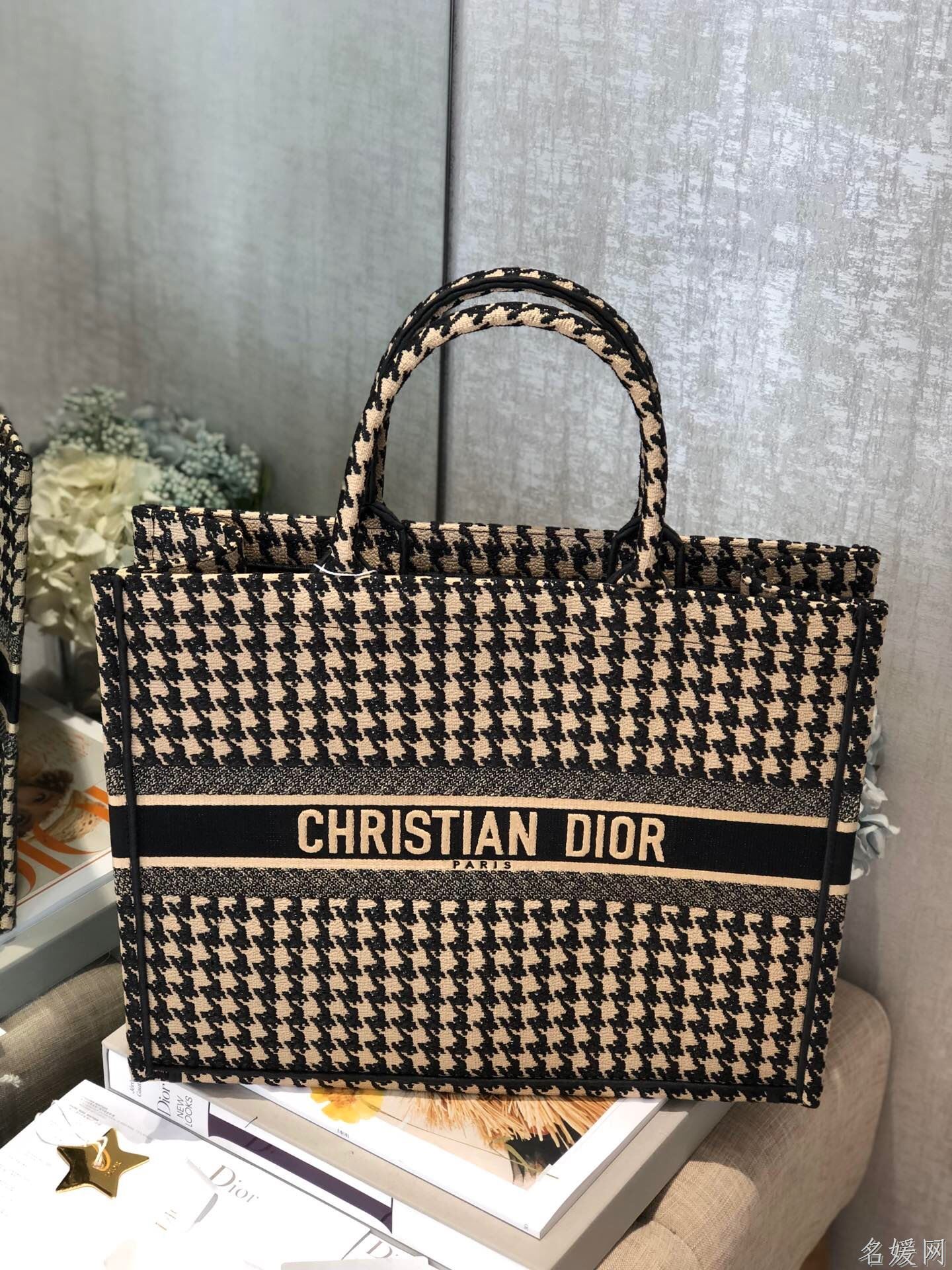 Dior/迪奥 M1286ZRFP 米色千鸟格纹刺绣Book Tote