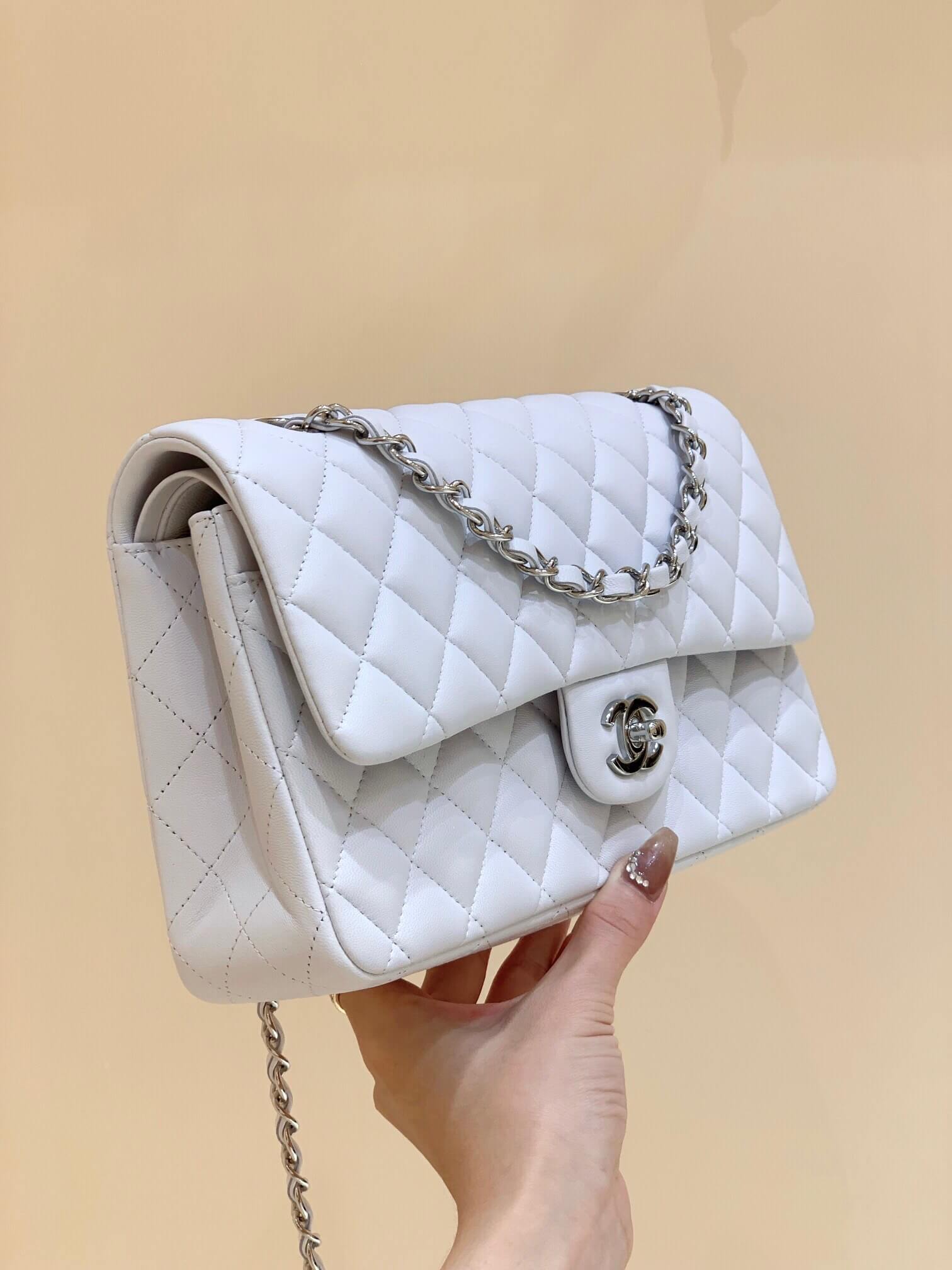 Chanel香奈儿 CF25 Classic flap bag A01112白色羊皮银扣