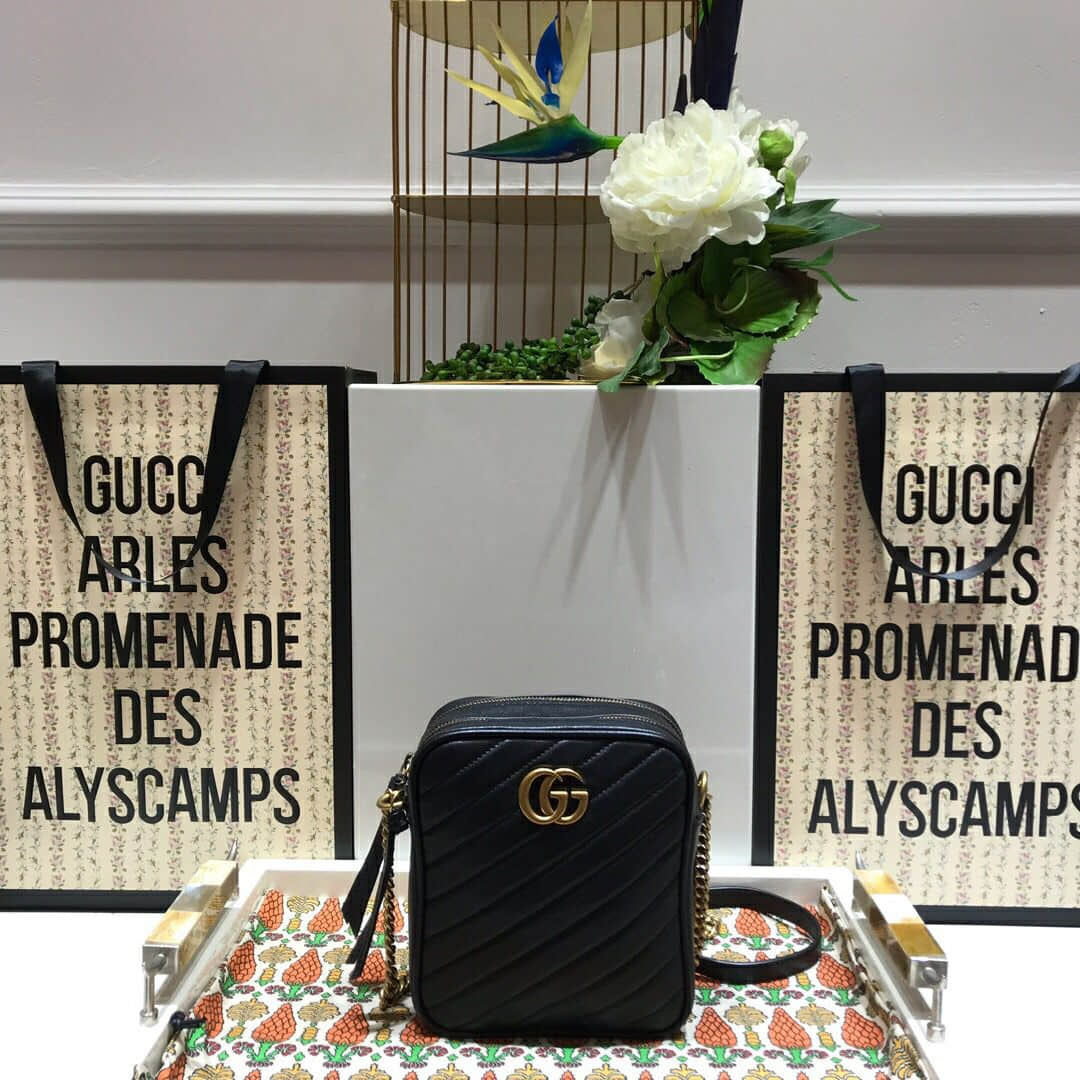 古驰/Gucci 550155 GG Marmont系列绗缝皮革迷你肩背包