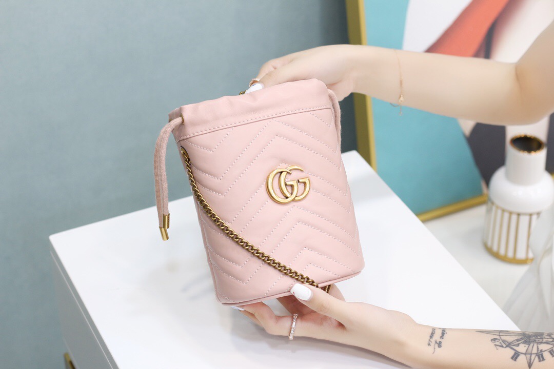 Gucci/古驰 575163 GG Marmont系列小水桶包 粉色