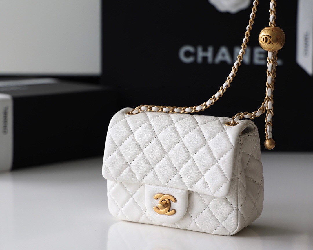 Chanel Flap Bag CF Mini羊皮方胖子金球包 AS1786白色