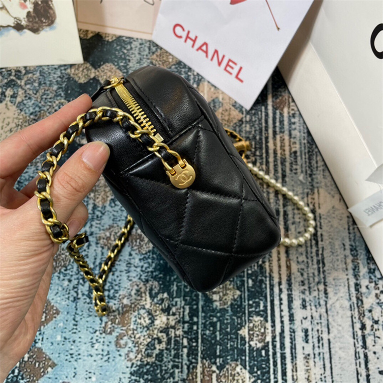 Chanel AS2856 B06895 94305 迷你相机包