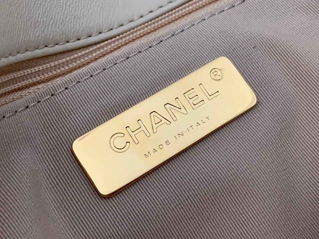 Chanel香奈儿 19 Flap Bag AS1160小号26CM杏色