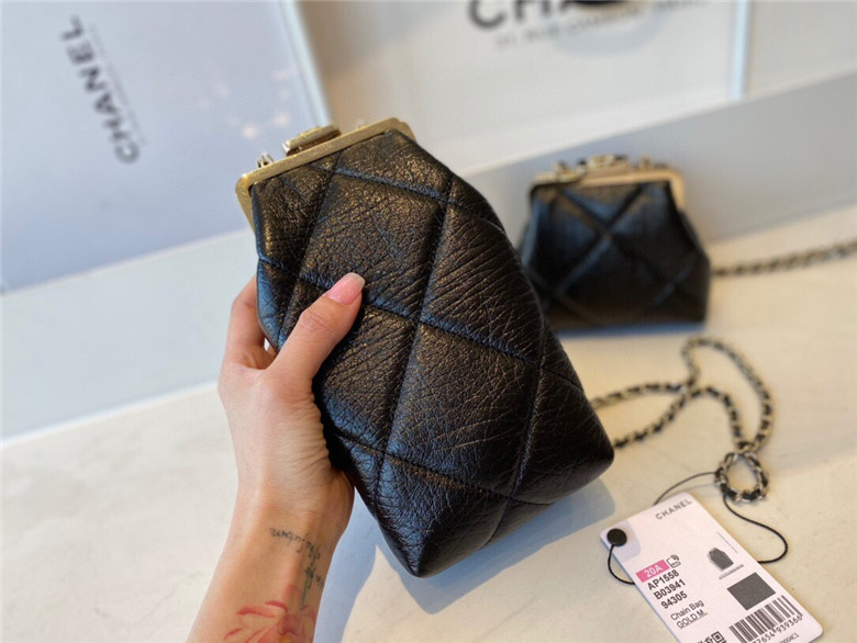 Chanel AP1558 B03941 94305 链条手拿包