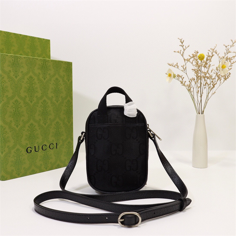 Gucci 643882 H9HLN 1000 Off The Grid系列迷你手袋