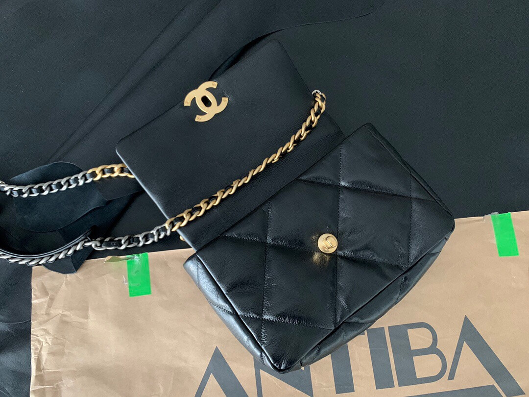 Chanel香奈儿 19 Flap Bag AS1160小号26CM黑色