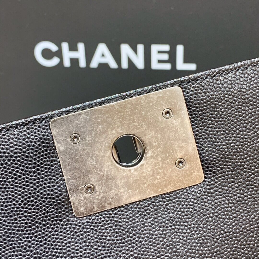 Chanel Leboy 25 A67086银扣鱼子酱牛皮