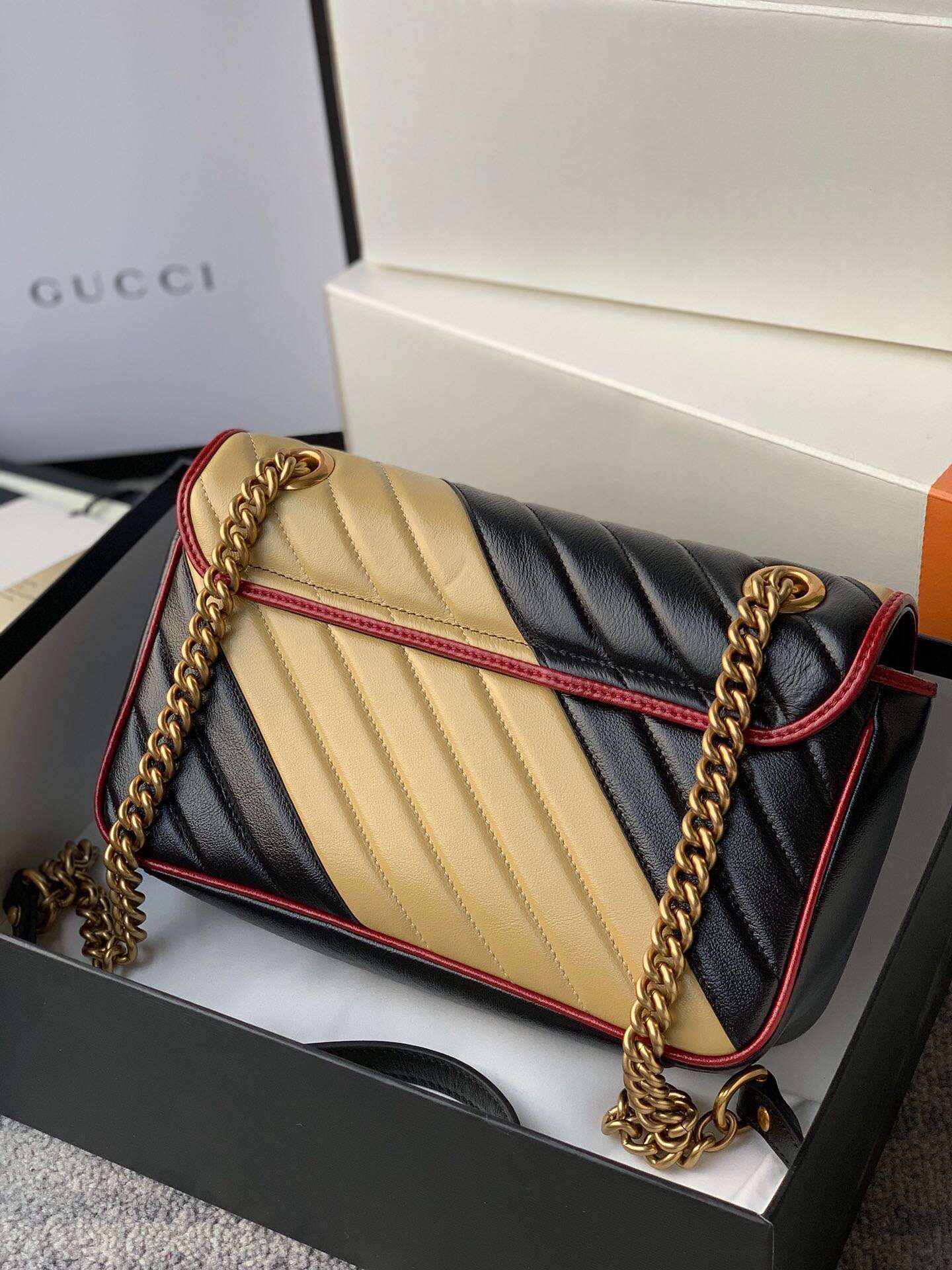 Gucci/古驰 443497 0OLOX 9689 GG Marmont 系列小号肩背包