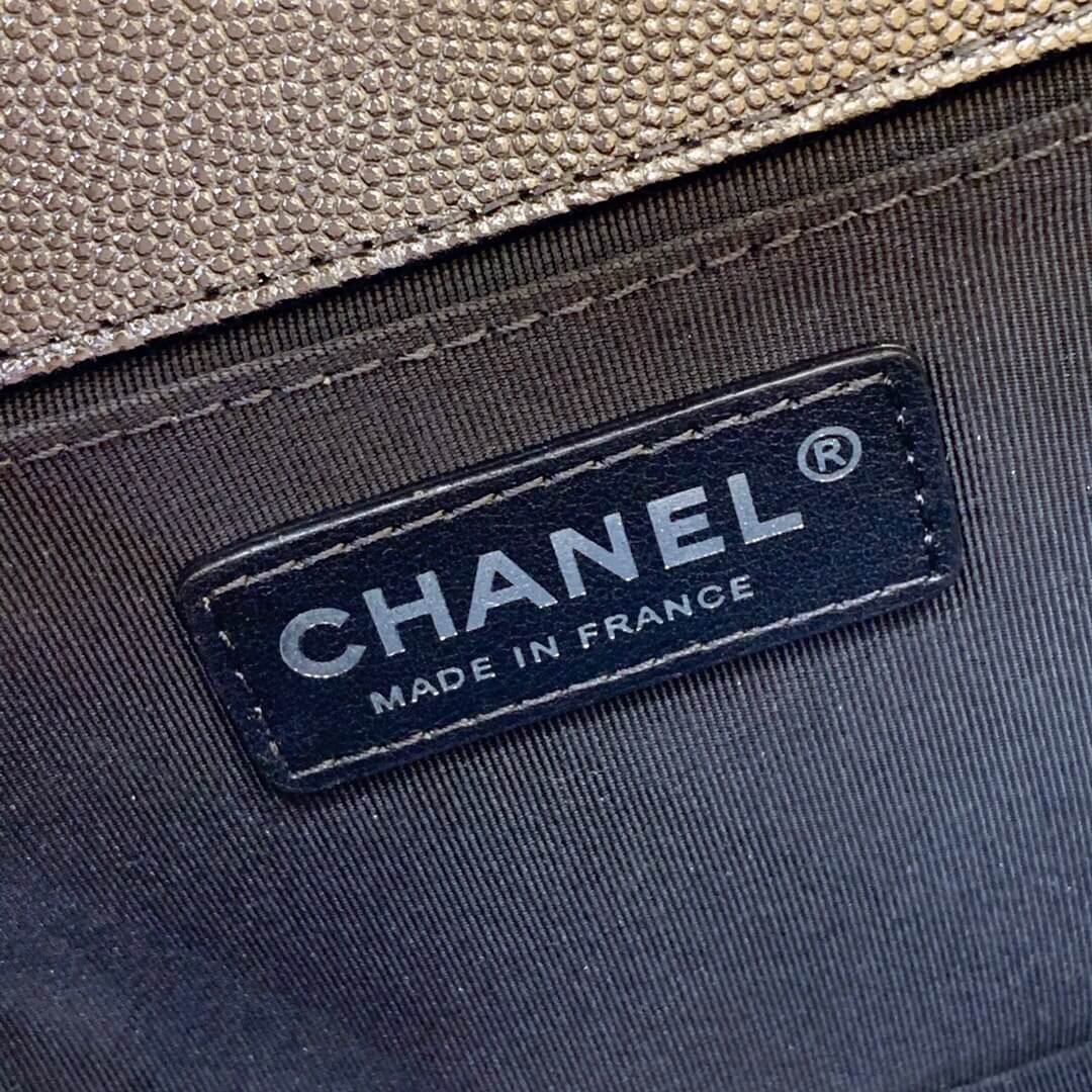 Chanel Leboy 25 A67086银扣鱼子酱牛皮