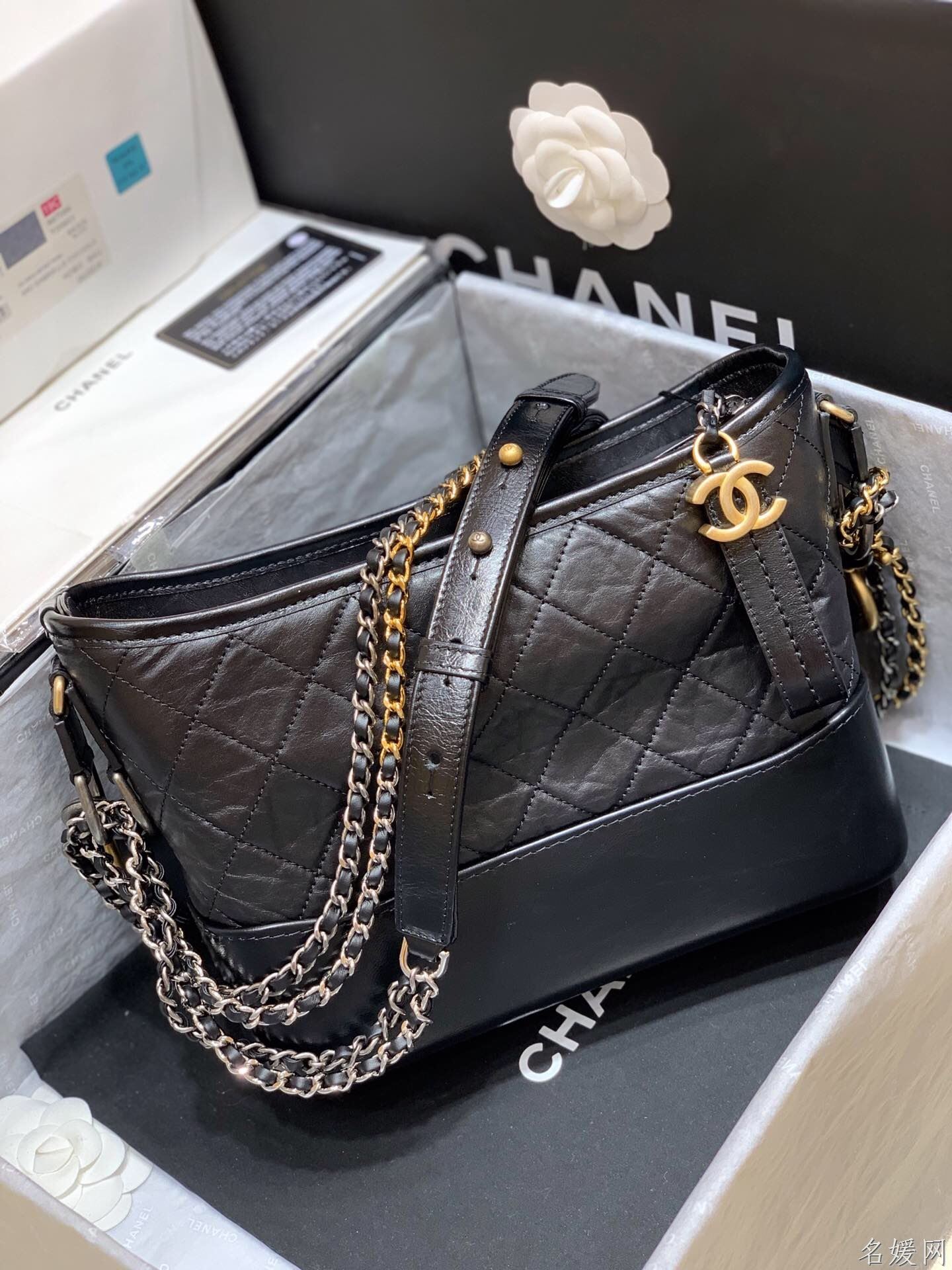 Chanel/香奈儿 AS1582 2020镂空字母中号流浪包