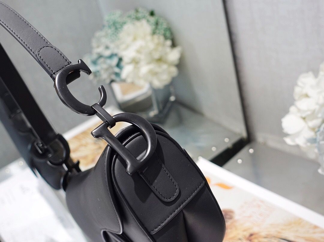 Dior/迪奥 M989 黑色哑光牛皮革马鞍包Saddle bag M04