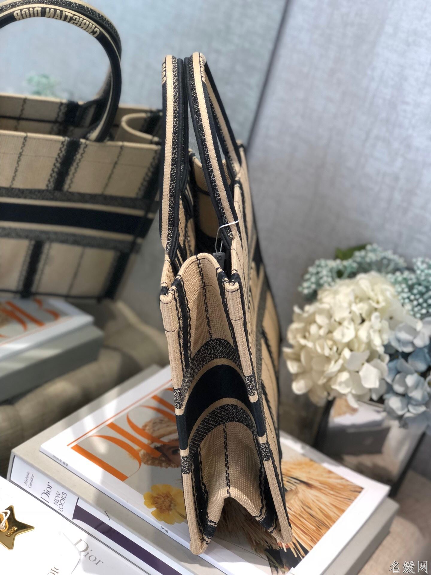 DIOR BOOK TOTE M1296ZRLD 小号黑色米色刺绣