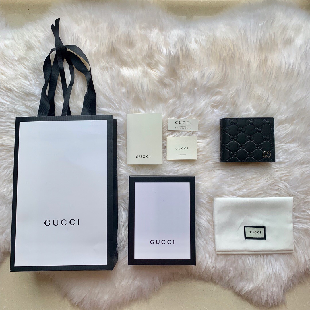 Gucci/古驰 473916 ssima 19 双GG五金装饰男款钱包