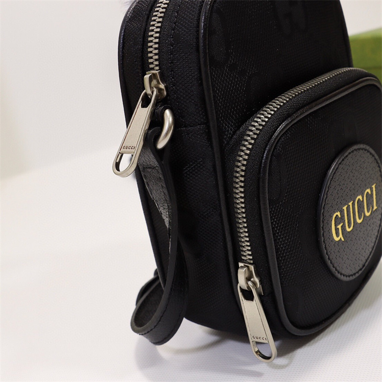 Gucci 643882 H9HLN 1000 Off The Grid系列迷你手袋